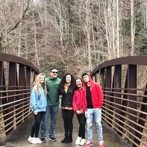 Meet your Posher, Ileani